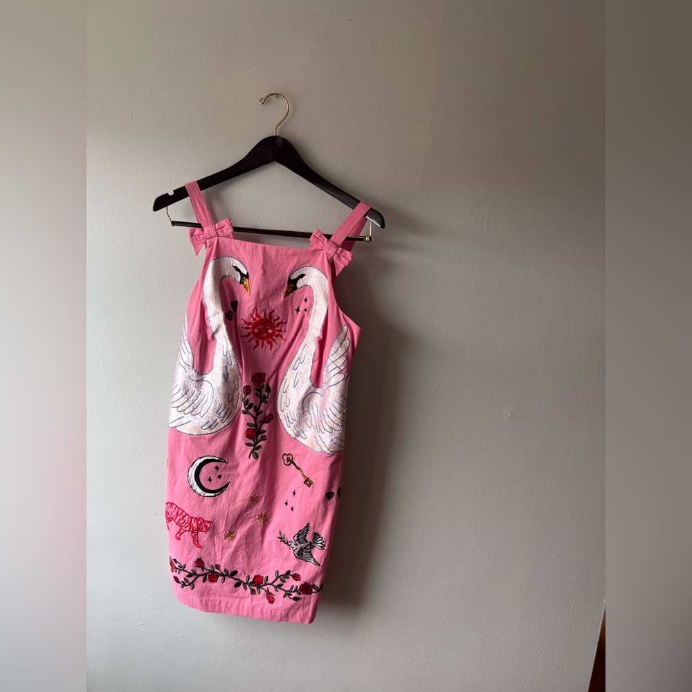 ANTHROPOLOGIE PINK PONY CLUB PINK MINI EMBROIDRERSD DRESS 💖💞💓🦢🦢
